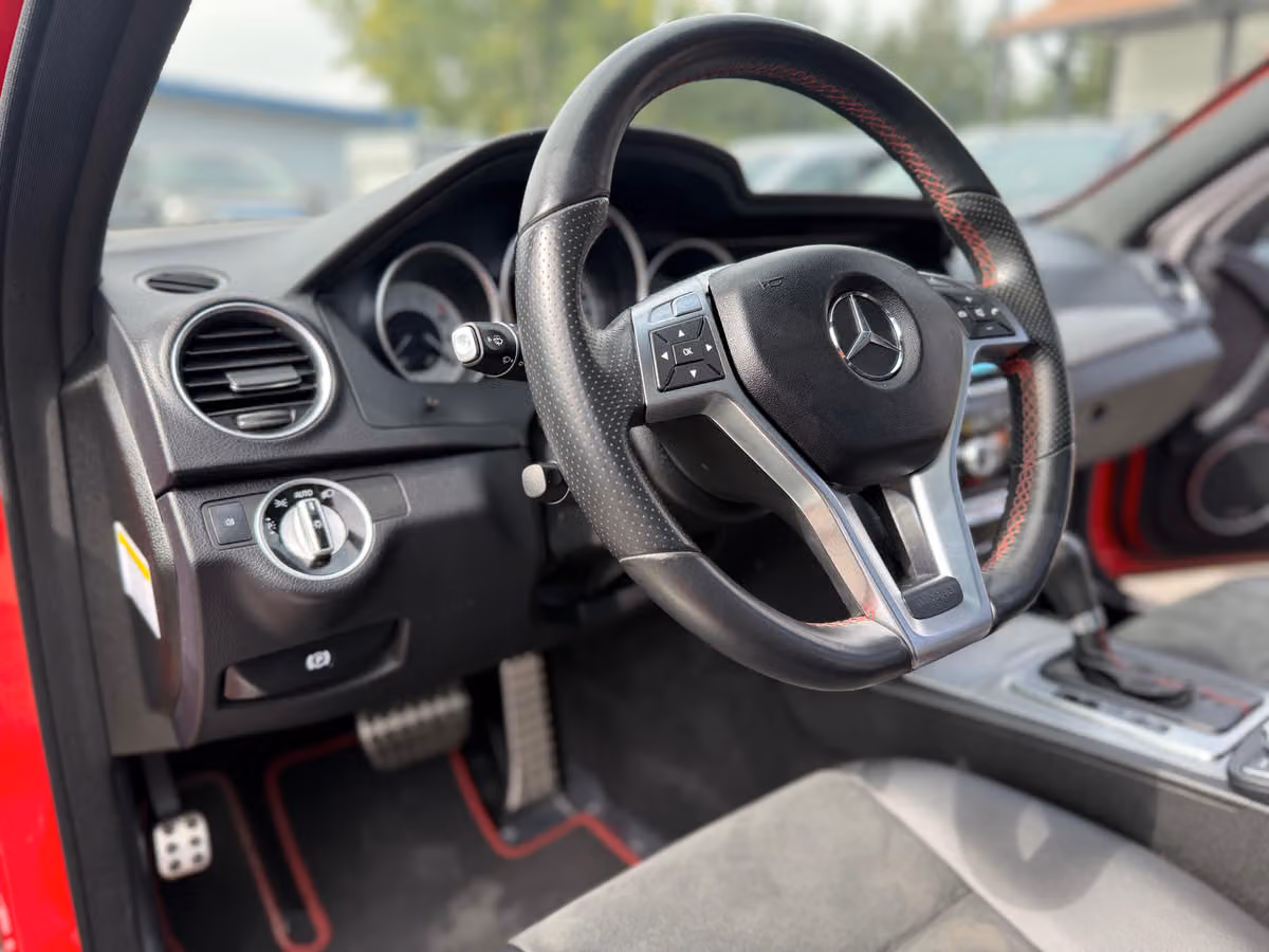 2013 Mercedes-Benz C-Class C 300 4MATIC Image 42