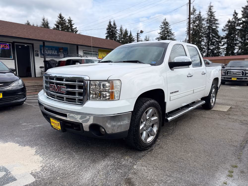 2013 GMC Sierra 1500 SLT Crew Cab Image 1