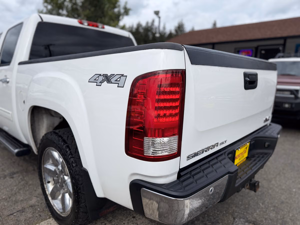 2013 GMC Sierra 1500 SLT Crew Cab Image 30