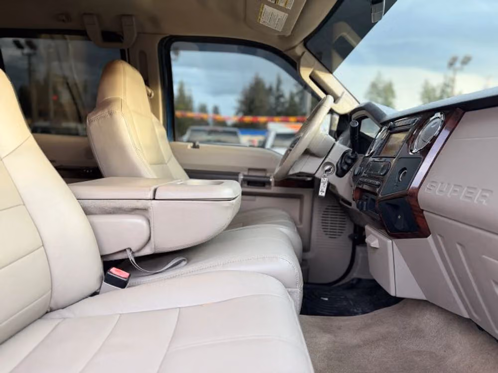 2008 Ford F-350 Super Duty Lariat Crew Cab Image 18