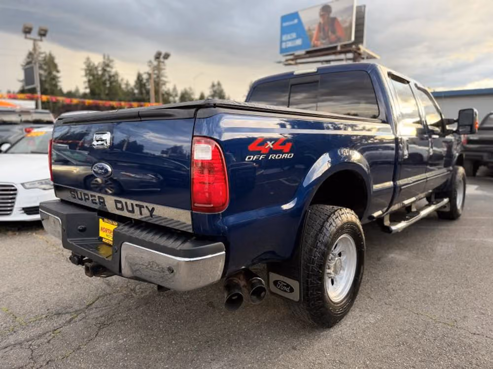 2008 Ford F-350 Super Duty Lariat Crew Cab Image 6