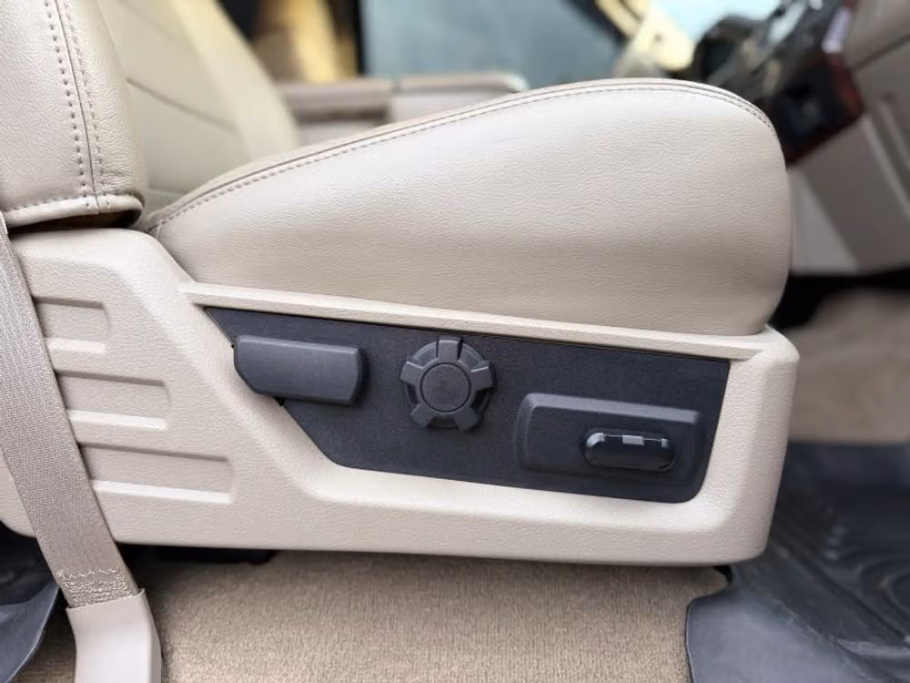 2008 Ford F-350 Super Duty Lariat Crew Cab Image 20