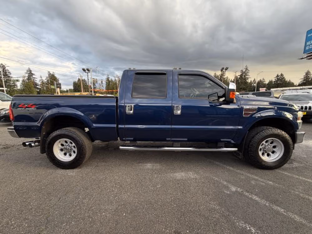 2008 Ford F-350 Super Duty Lariat Crew Cab Image 7