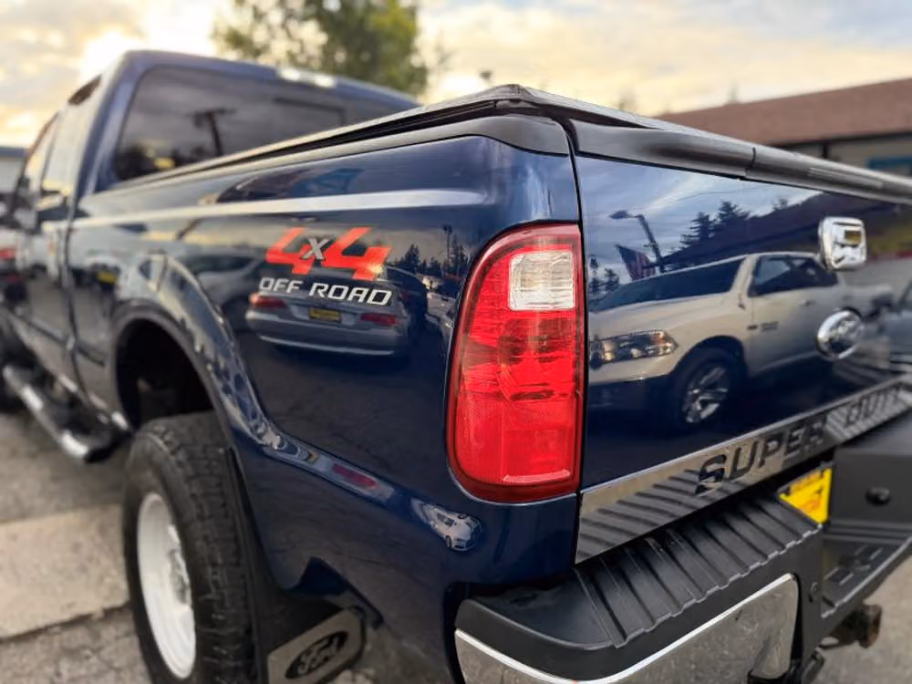 2008 Ford F-350 Super Duty Lariat Crew Cab Image 34