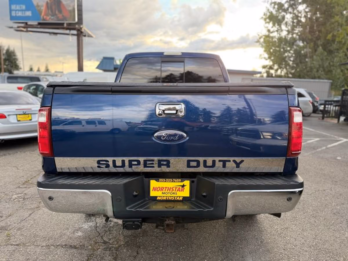 2008 Ford F-350 Super Duty Lariat Crew Cab Image 5