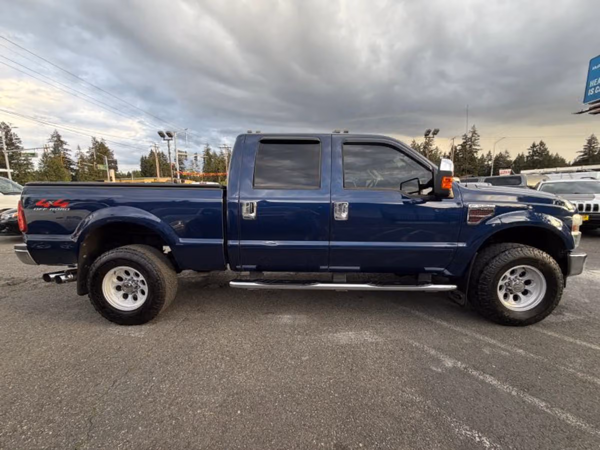 2008 Ford F-350 Super Duty Lariat Crew Cab Image 7