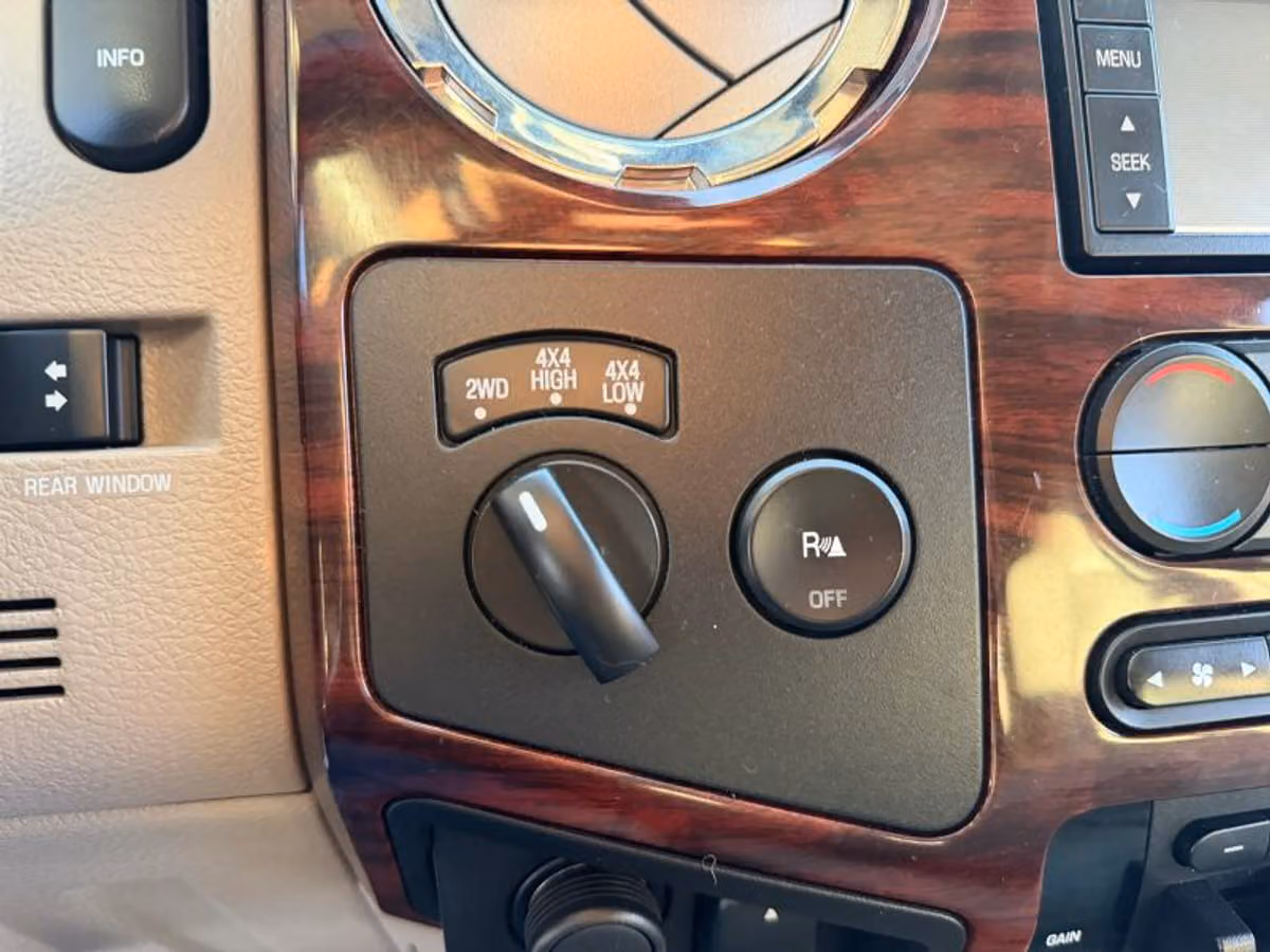 2008 Ford F-350 Super Duty Lariat Crew Cab Image 53