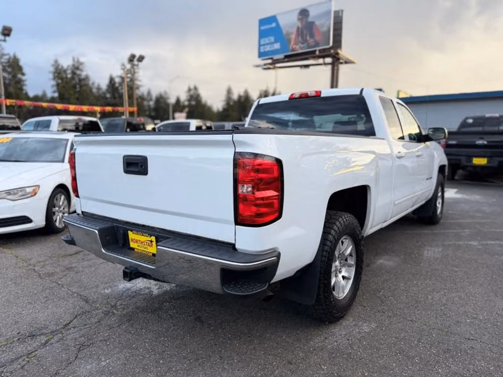 2016 Chevrolet Silverado 1500 LT Double Cab Lower Image 3