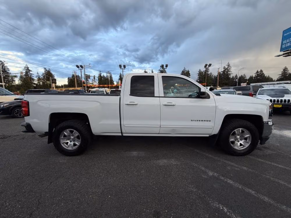 2016 Chevrolet Silverado 1500 LT Double Cab Image 6