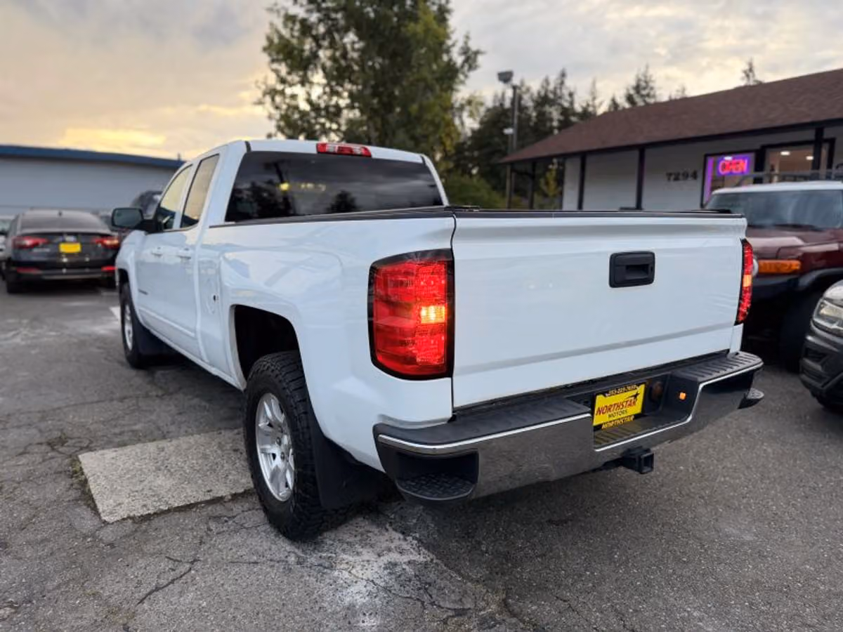 2016 Chevrolet Silverado 1500 LT Double Cab Image 3