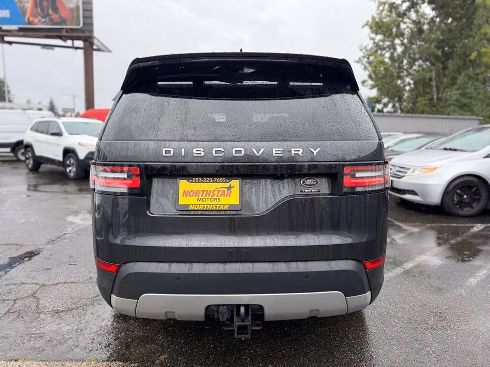 2017 Land Rover Discovery HSE Luxury Lower Image 2