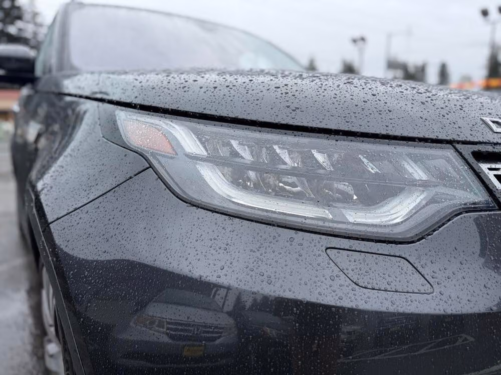2017 Land Rover Discovery HSE Luxury Image 9