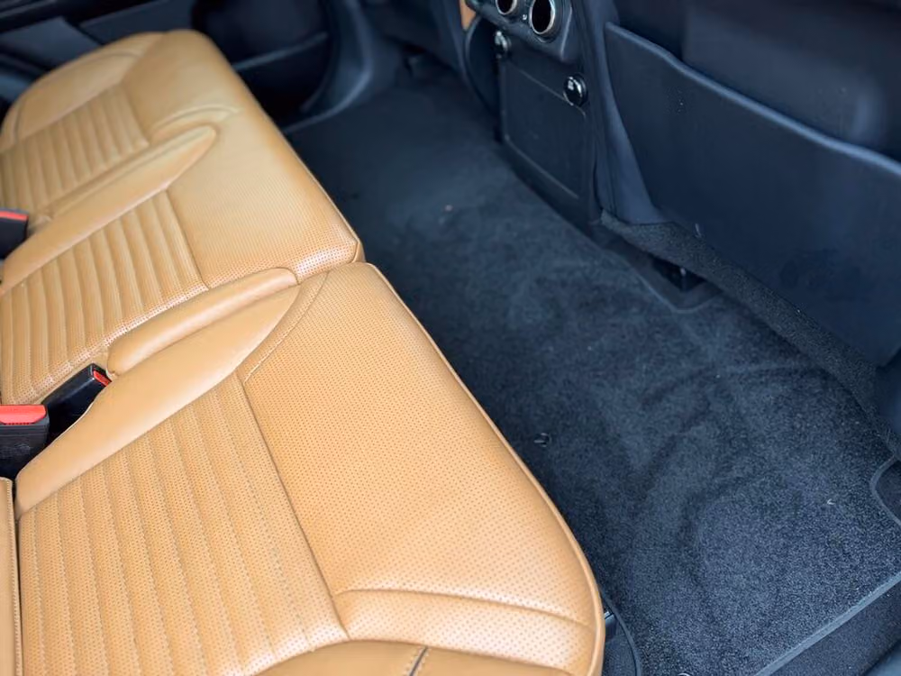 2017 Land Rover Discovery HSE Luxury Image 27