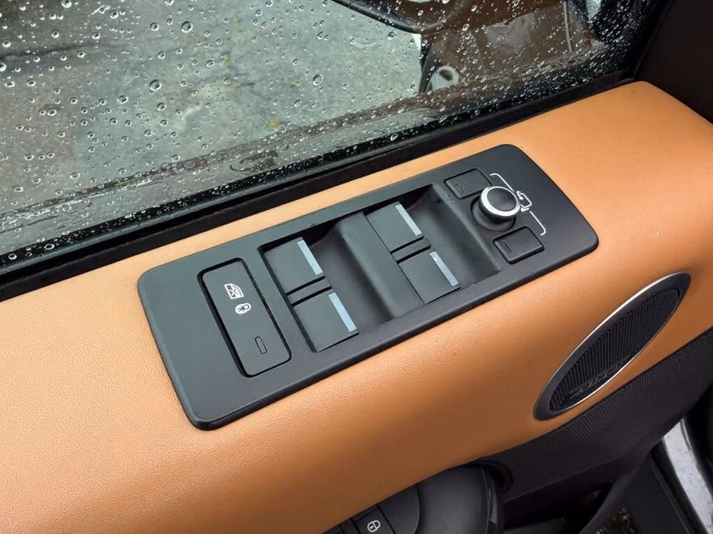 2017 Land Rover Discovery HSE Luxury Image 46