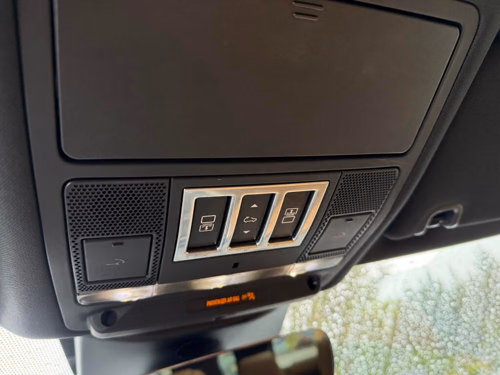 2017 Land Rover Discovery HSE Luxury Image 56
