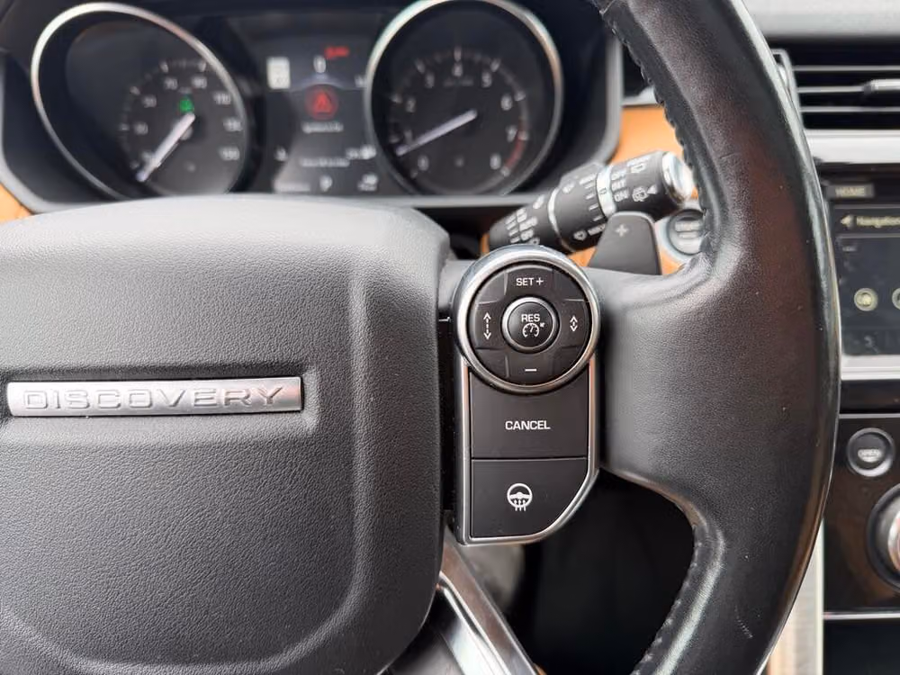 2017 Land Rover Discovery HSE Luxury Image 58