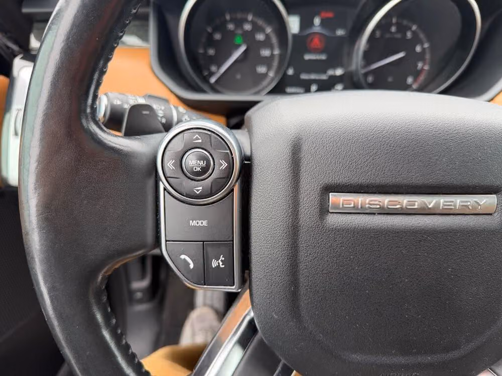 2017 Land Rover Discovery HSE Luxury Image 59
