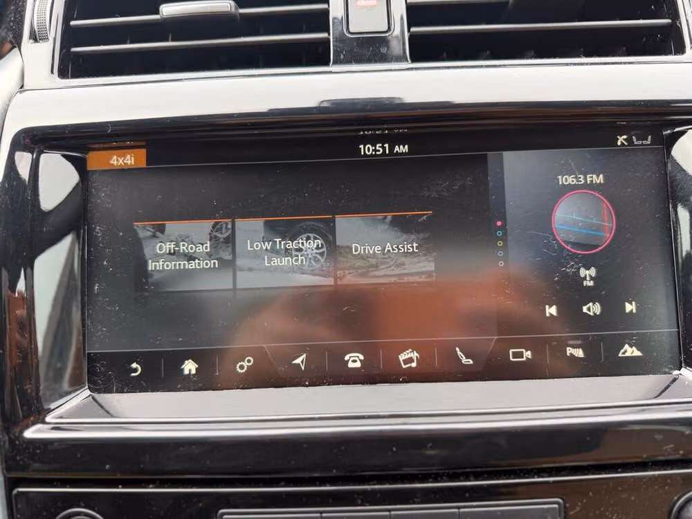 2017 Land Rover Discovery HSE Luxury Image 66