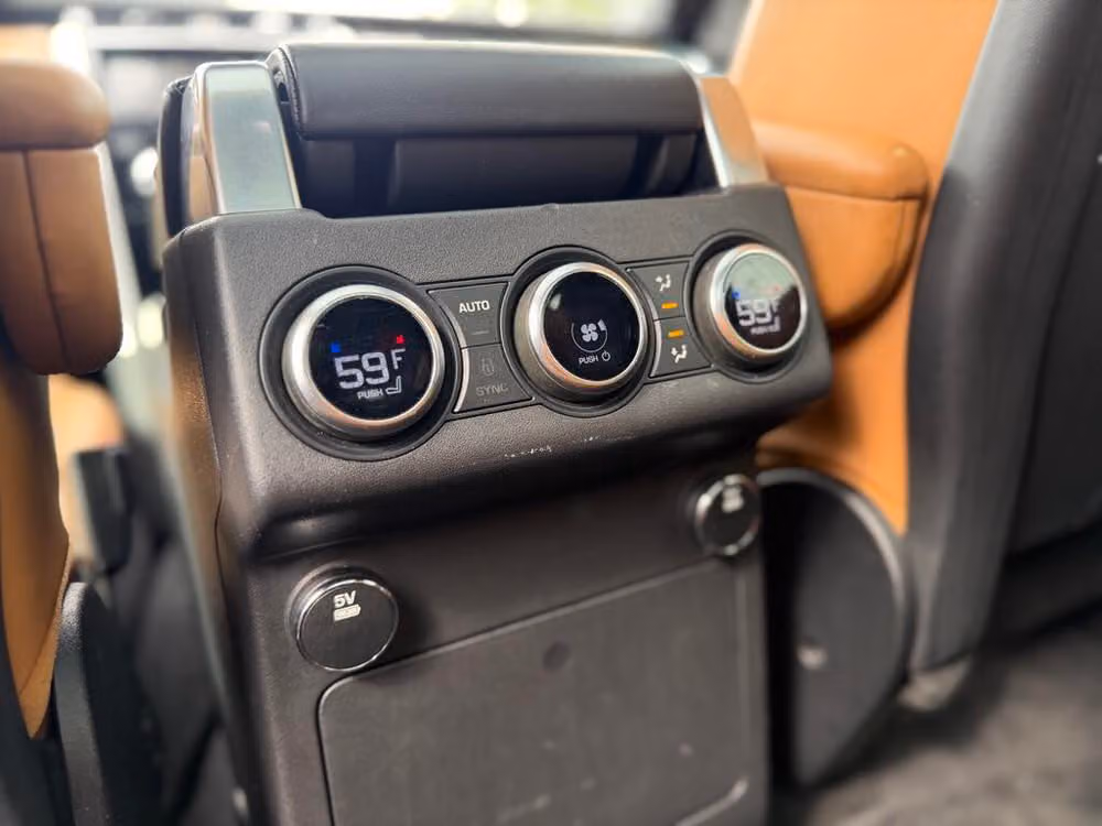 2017 Land Rover Discovery HSE Luxury Image 69