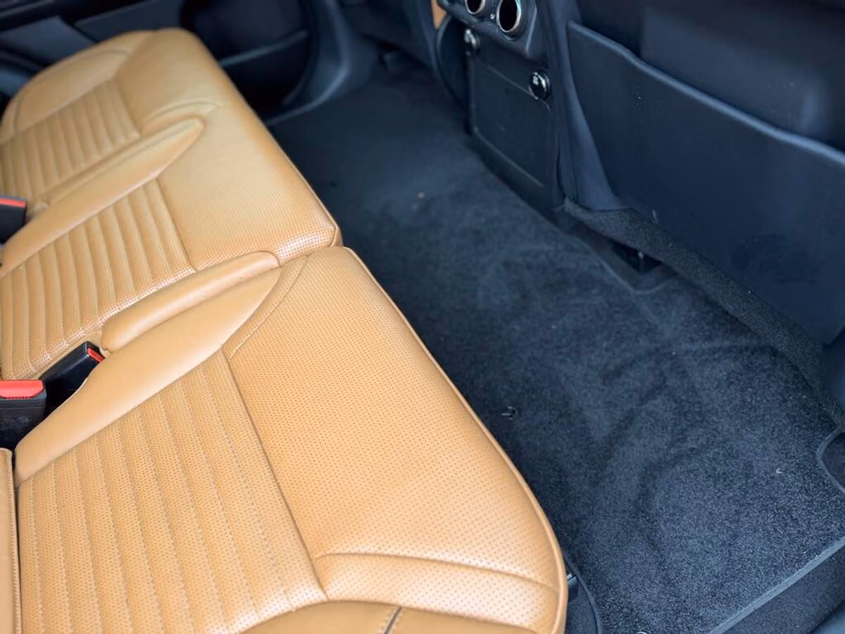 2017 Land Rover Discovery HSE Luxury Image 27
