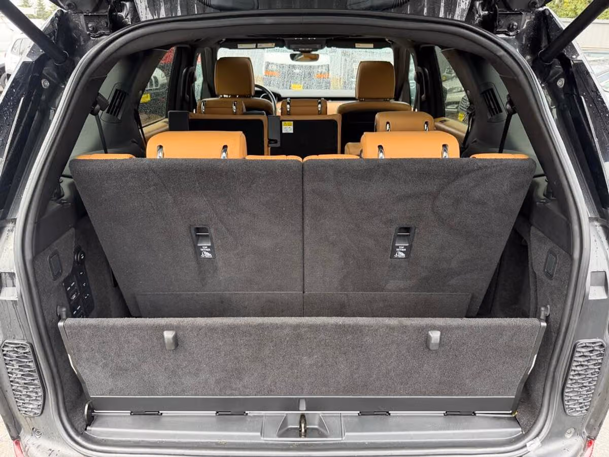 2017 Land Rover Discovery HSE Luxury Image 33