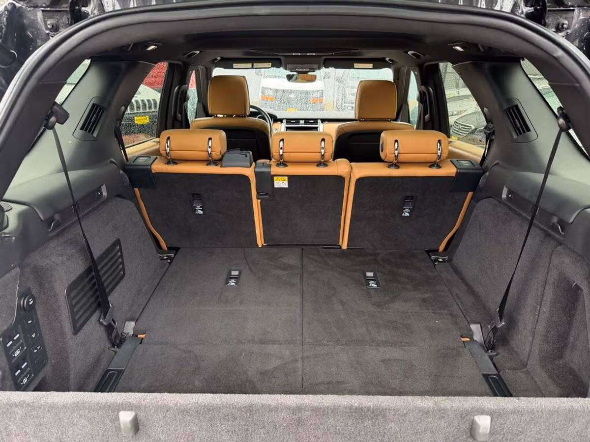 2017 Land Rover Discovery HSE Luxury Image 34