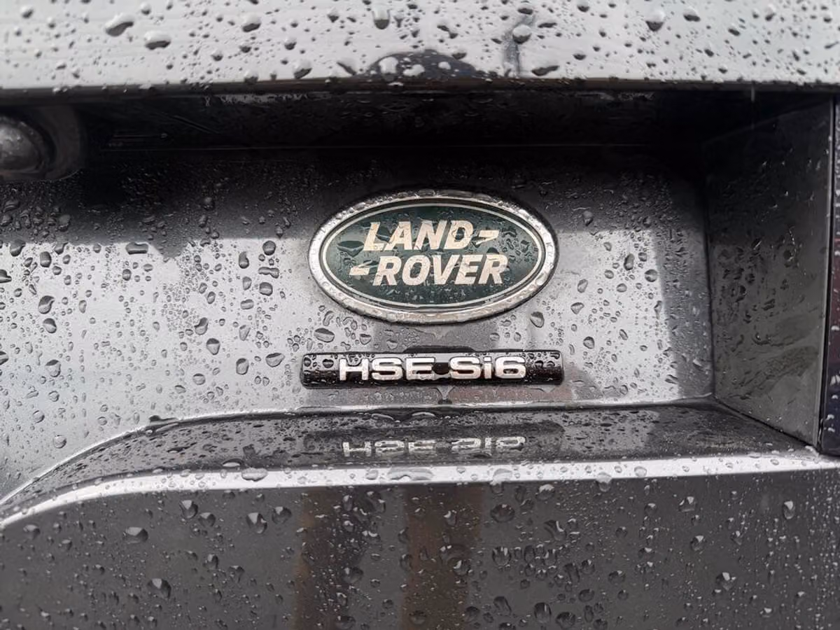 2017 Land Rover Discovery HSE Luxury Image 37
