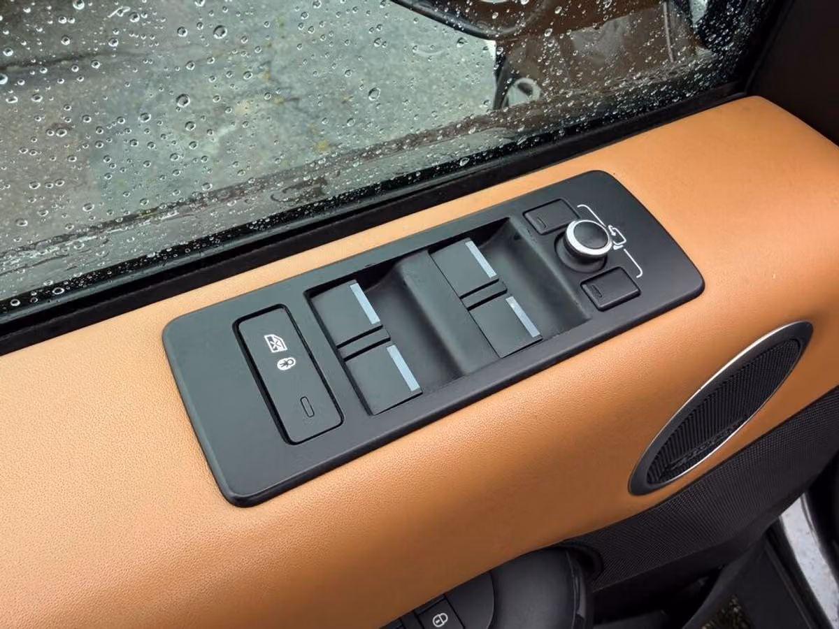 2017 Land Rover Discovery HSE Luxury Image 46
