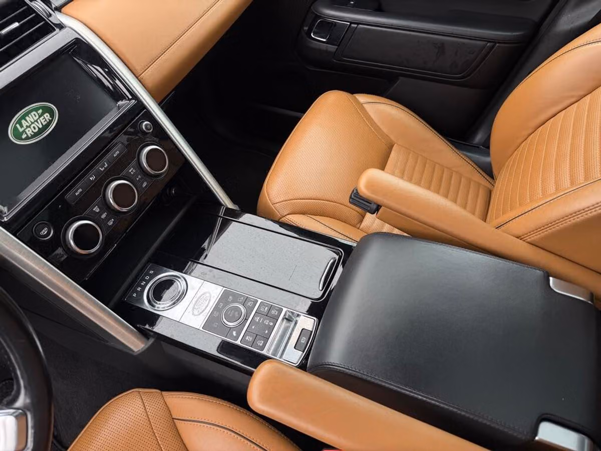 2017 Land Rover Discovery HSE Luxury Image 51