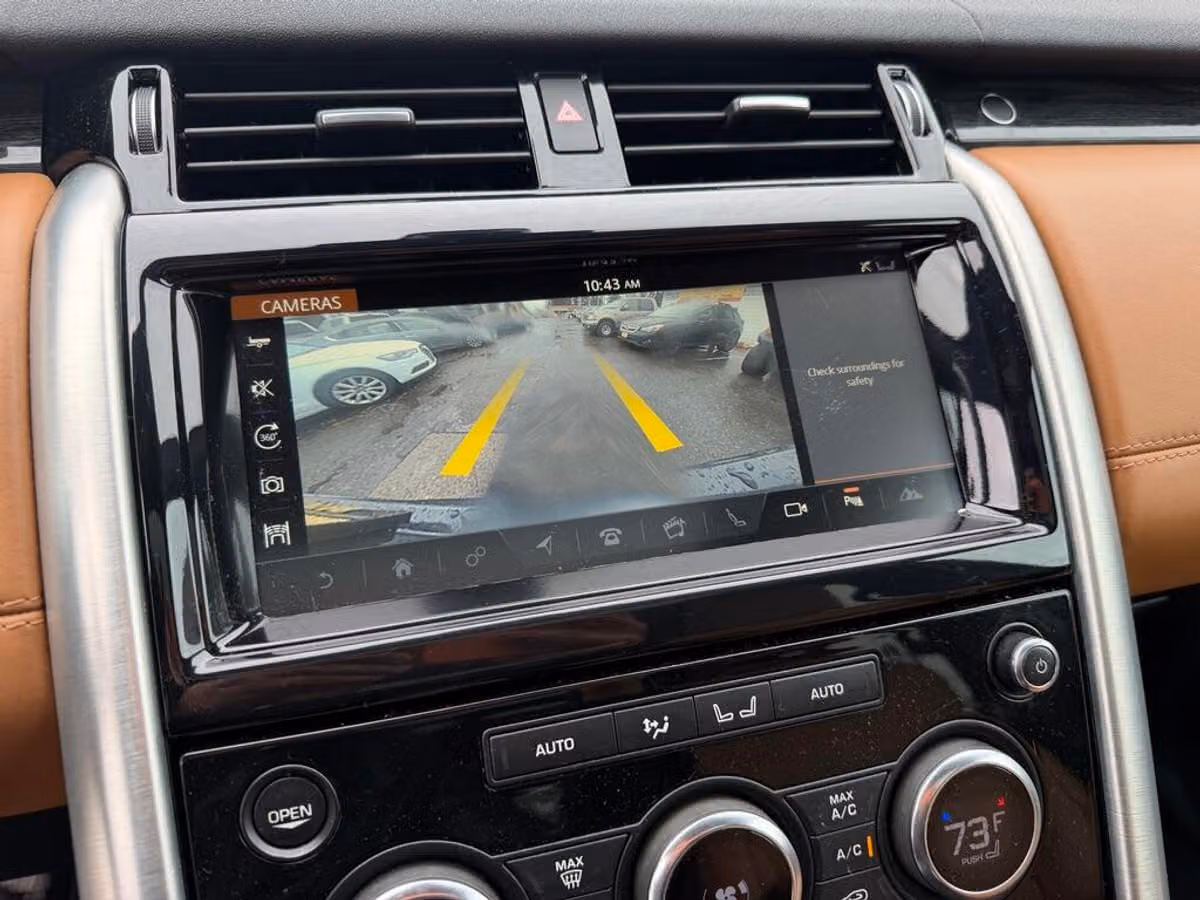 2017 Land Rover Discovery HSE Luxury Image 55