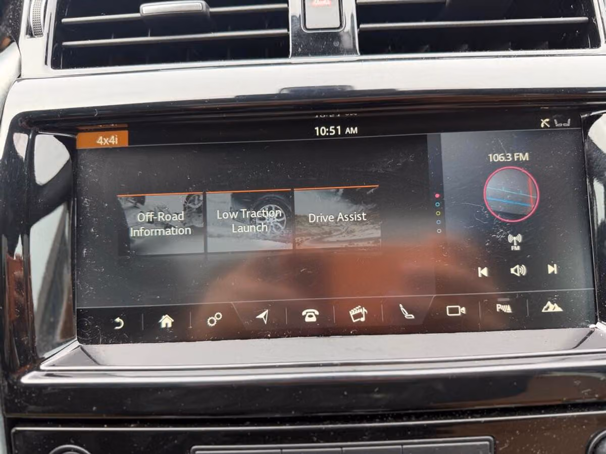 2017 Land Rover Discovery HSE Luxury Image 66