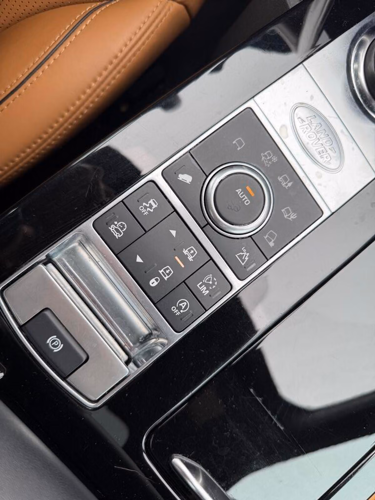 2017 Land Rover Discovery HSE Luxury Image 68