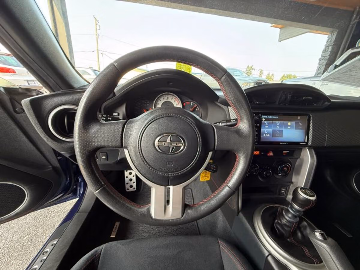 2016 Scion FR-S Base Image 9