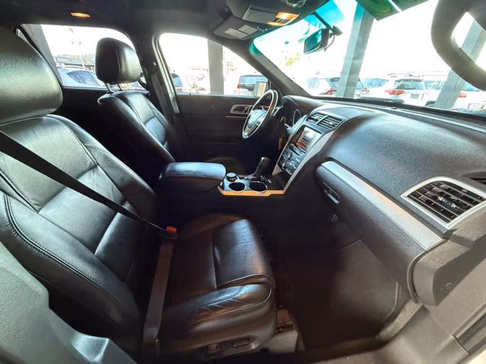 2014 Ford Explorer XLT Image 15