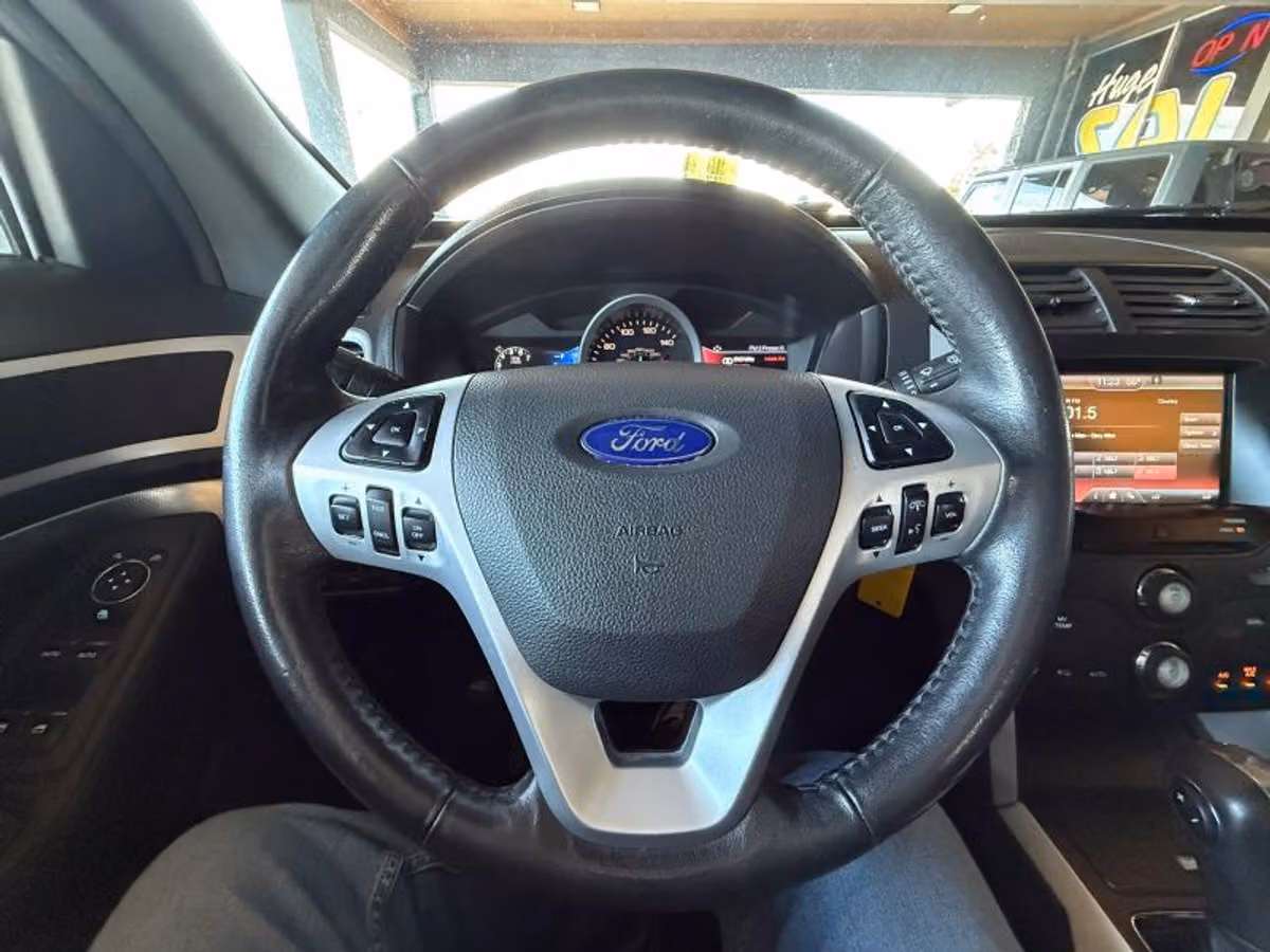2014 Ford Explorer XLT Image 9