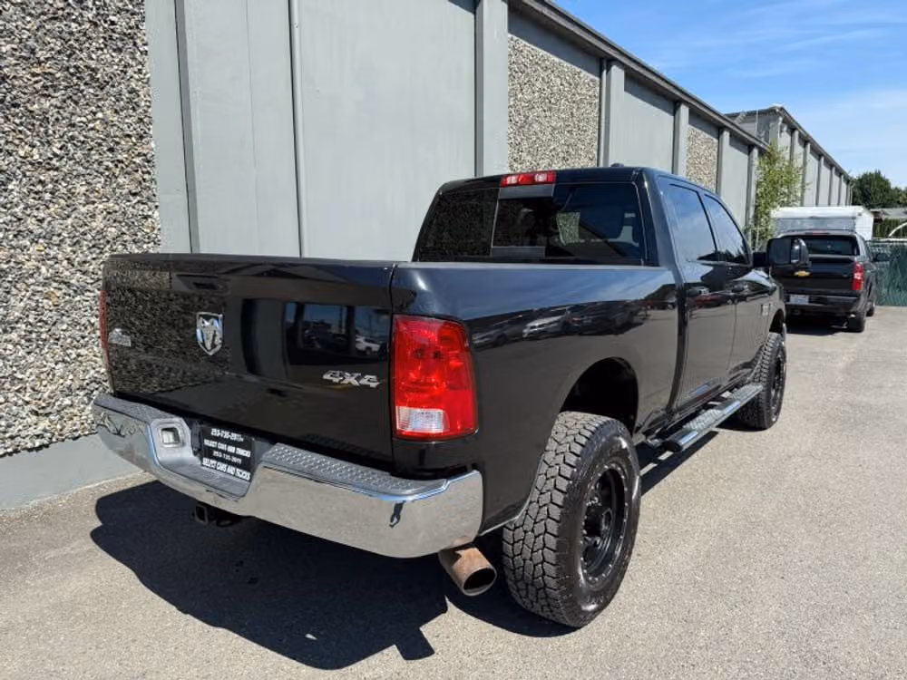 2011 Ram 3500 SLT Pickup 4D 6 1/3 ft Crew Cab Image 6