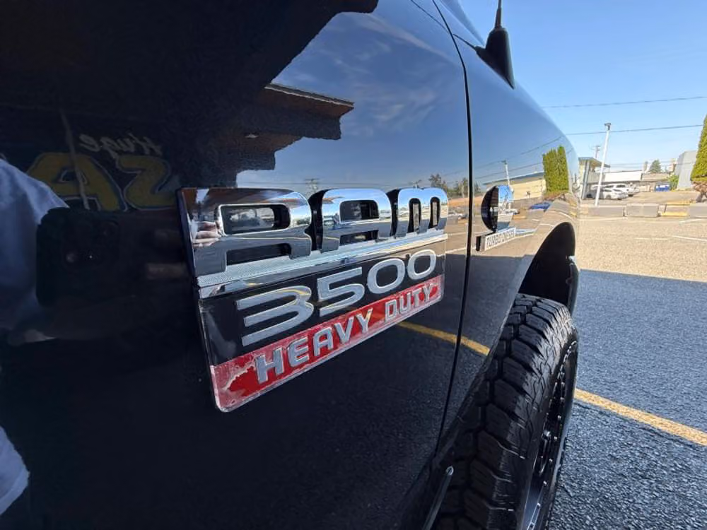 2011 Ram 3500 SLT Pickup 4D 6 1/3 ft Crew Cab Image 16