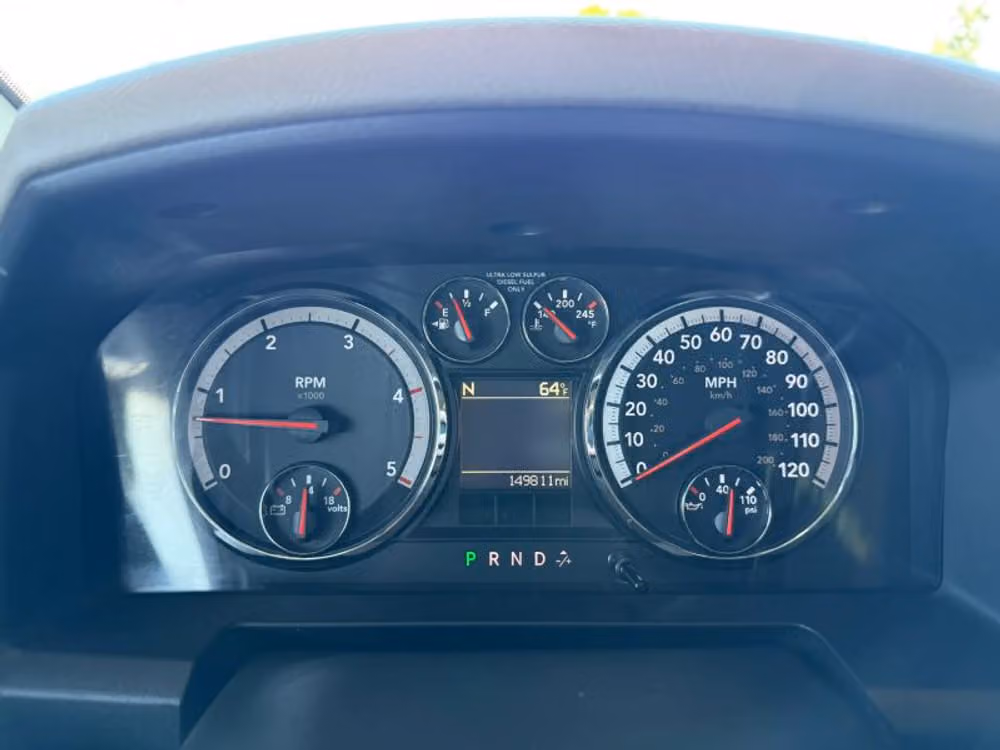 2011 Ram 3500 SLT Pickup 4D 6 1/3 ft Crew Cab Image 10