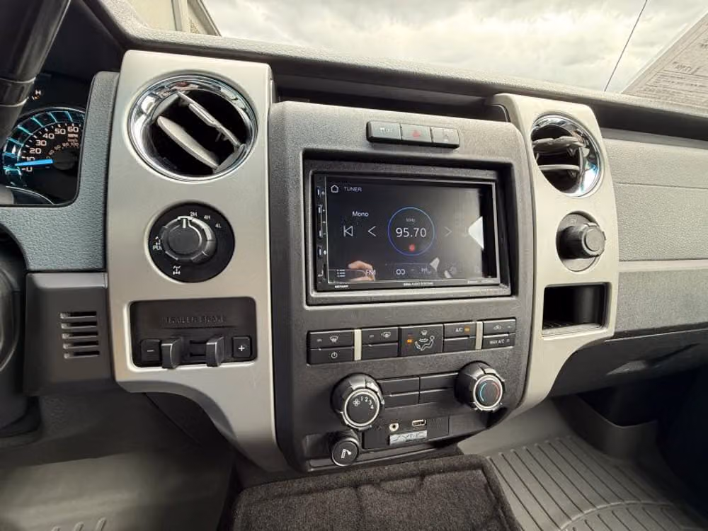 2012 Ford F-150 XLT SuperCrew Image 11