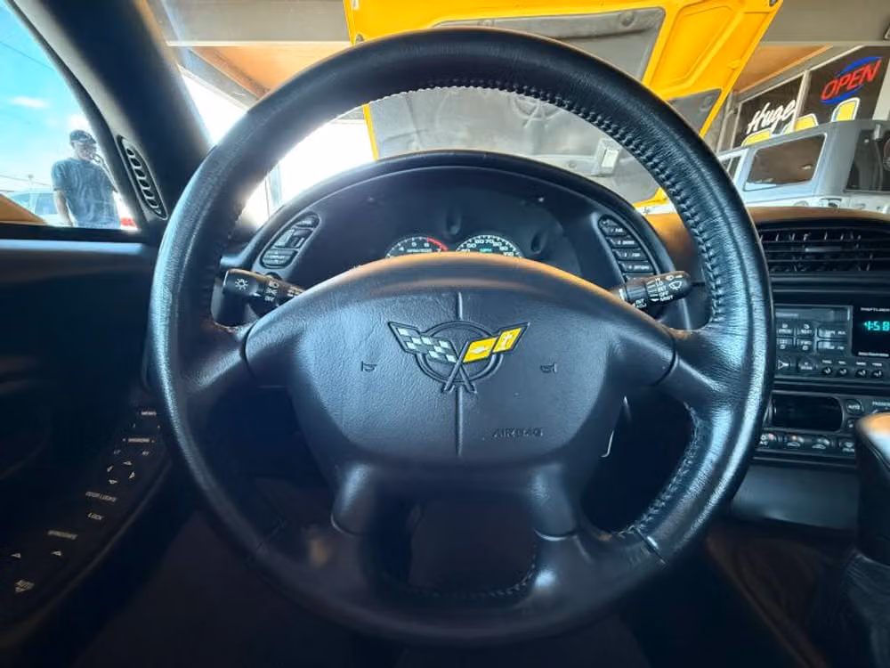 2002 Chevrolet Corvette Base Image 9