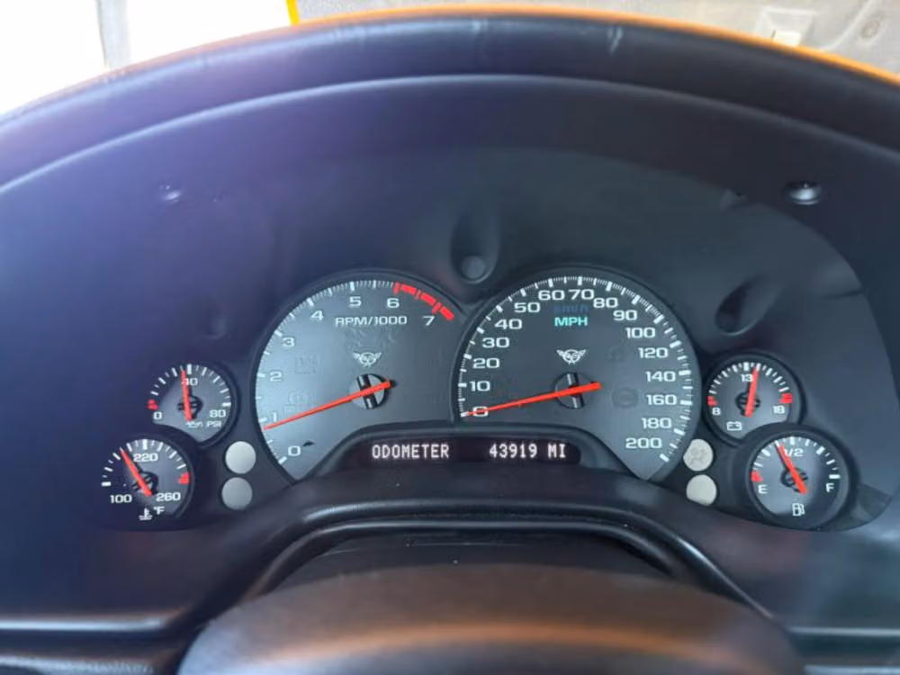 2002 Chevrolet Corvette Base Image 10