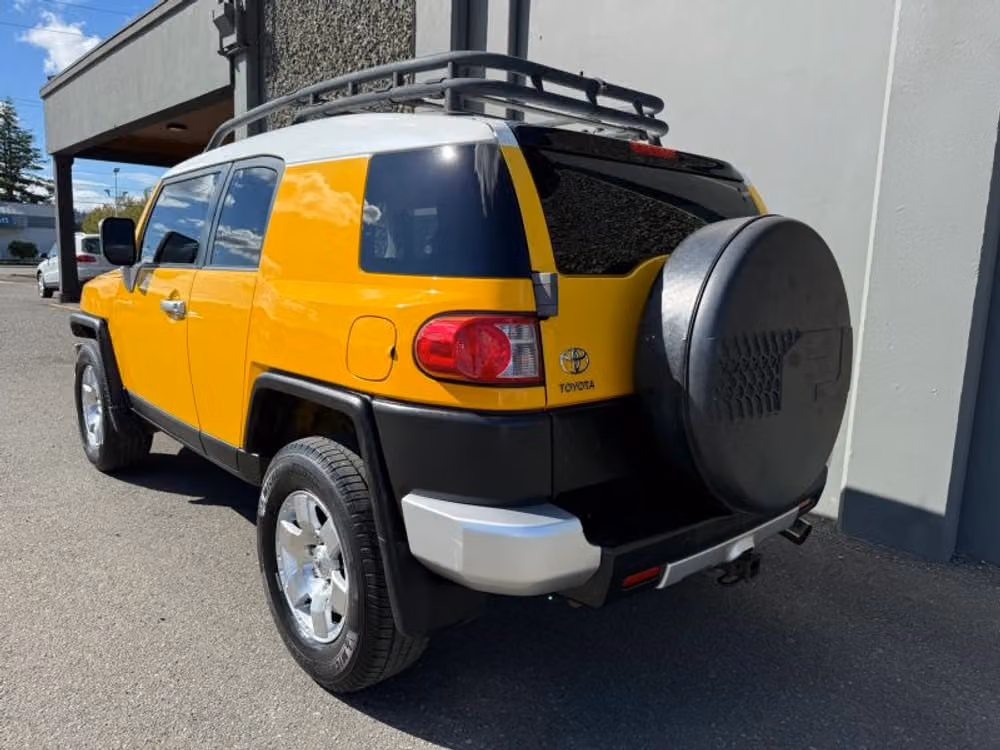 2007 Toyota FJ Cruiser Base Lower Image 1