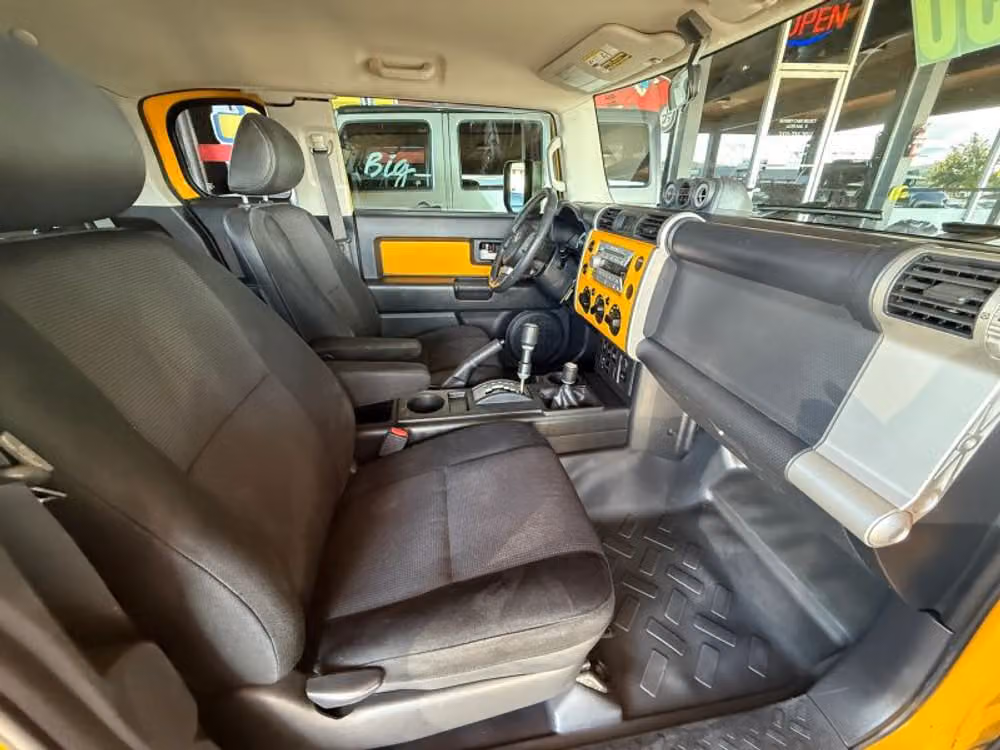 2007 Toyota FJ Cruiser Base Image 14