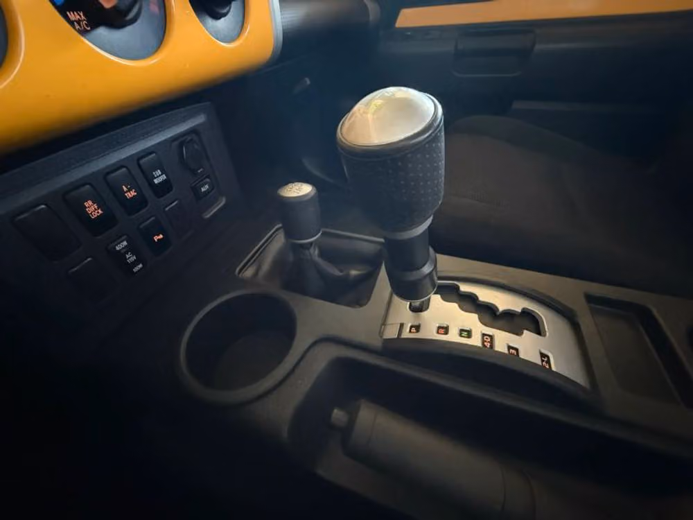 2007 Toyota FJ Cruiser Base Image 12