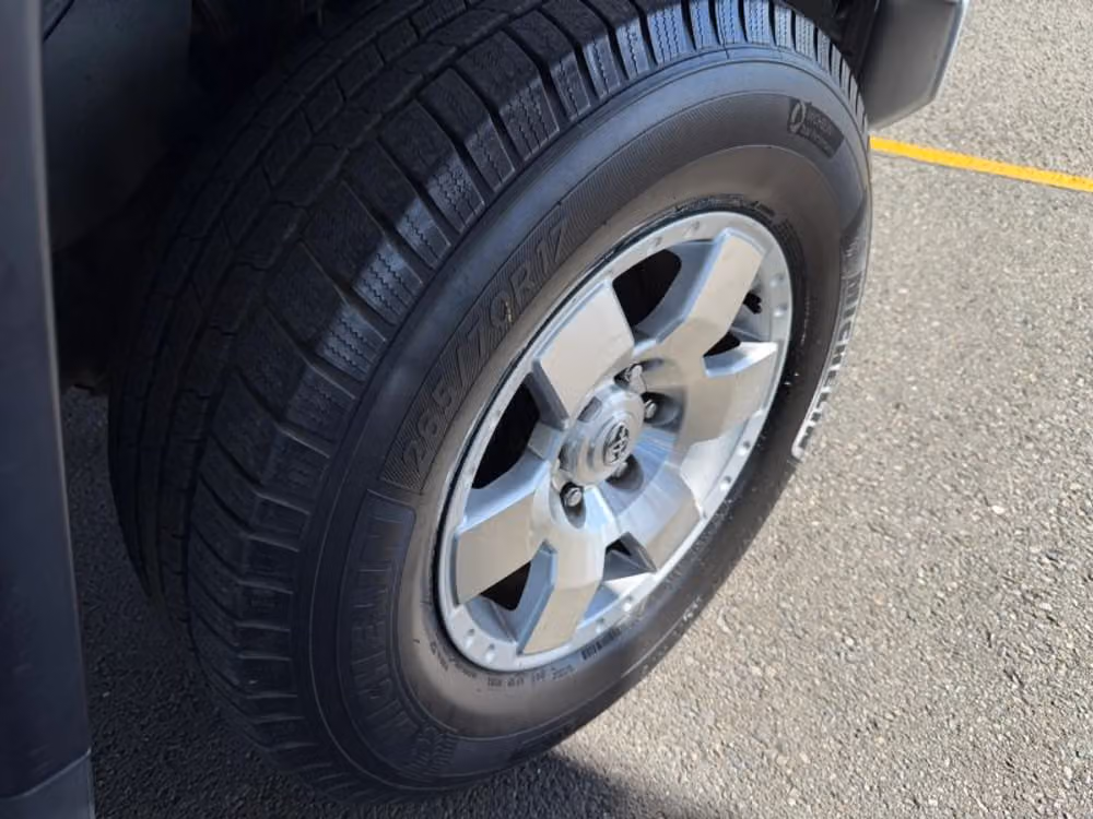 2007 Toyota FJ Cruiser Base Image 18