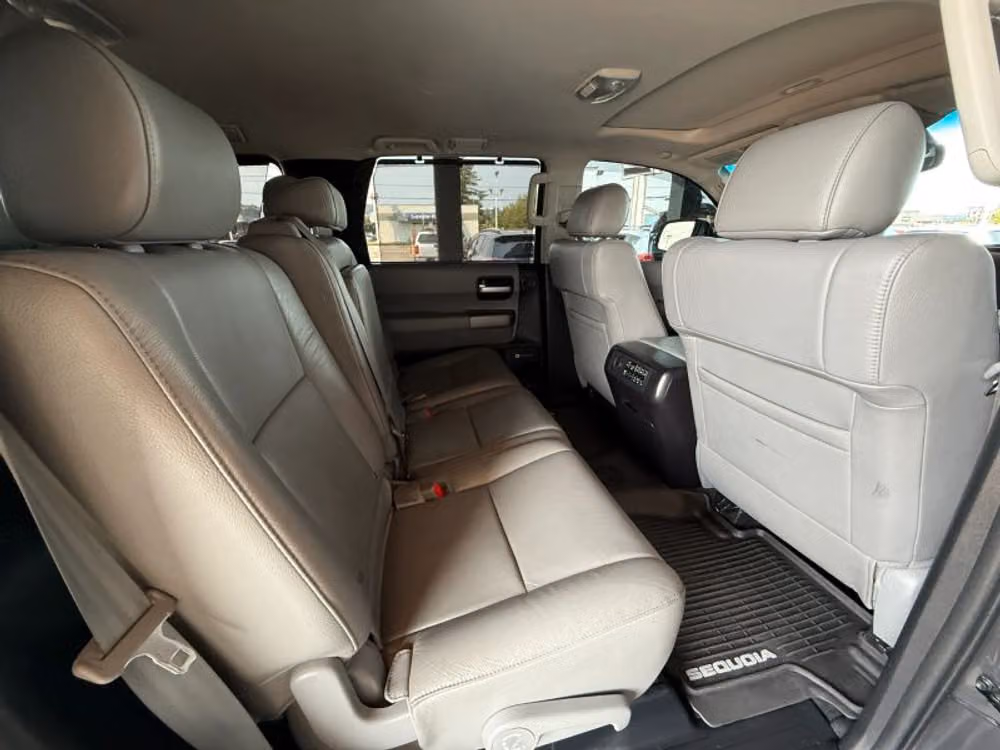 2017 Toyota Sequoia Limited Image 17