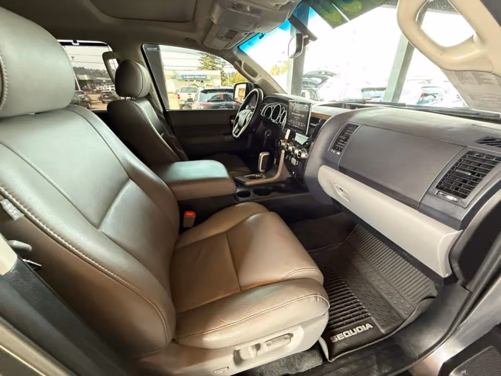 2017 Toyota Sequoia Limited Image 15