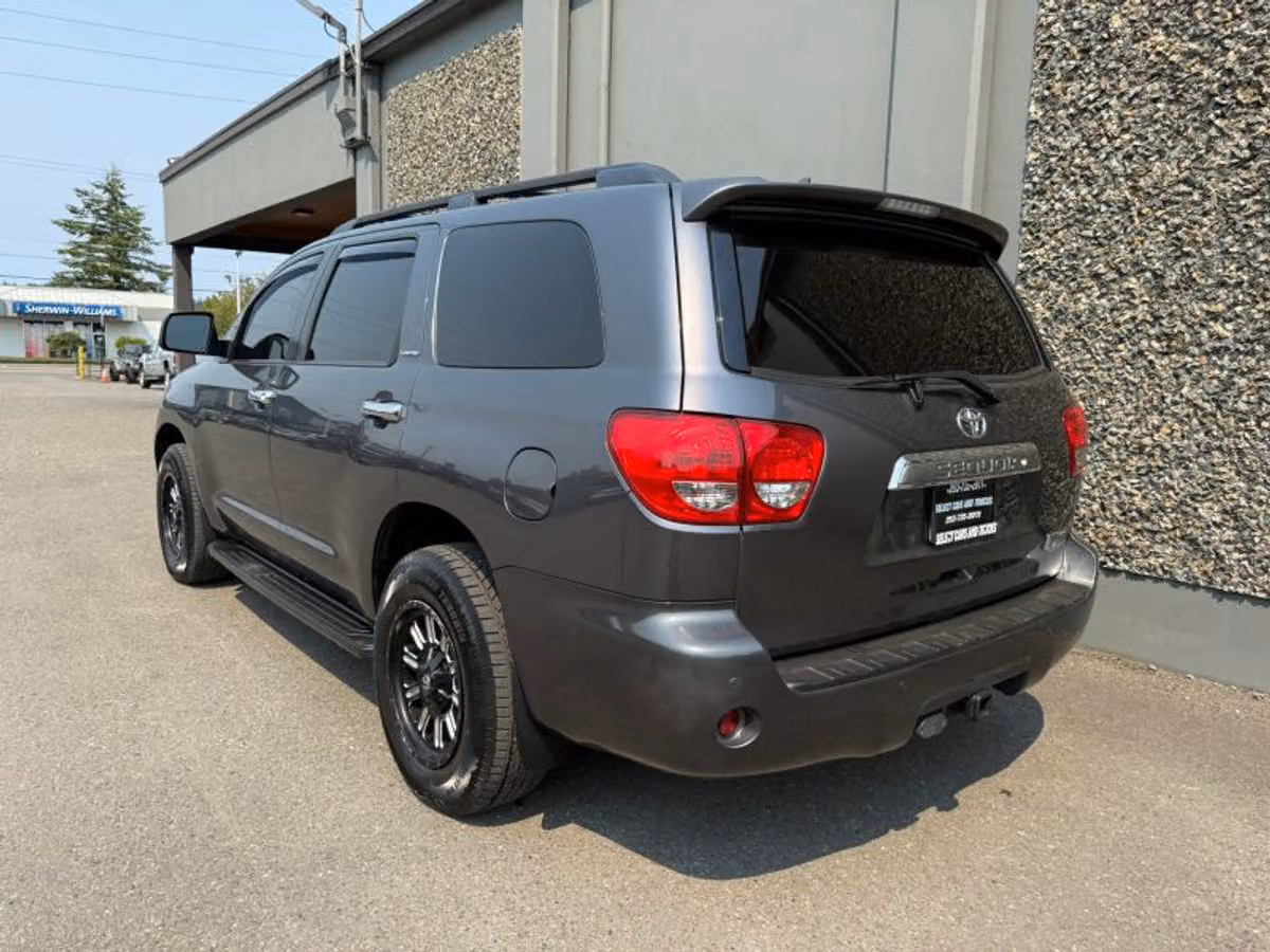 2017 Toyota Sequoia Limited Image 3