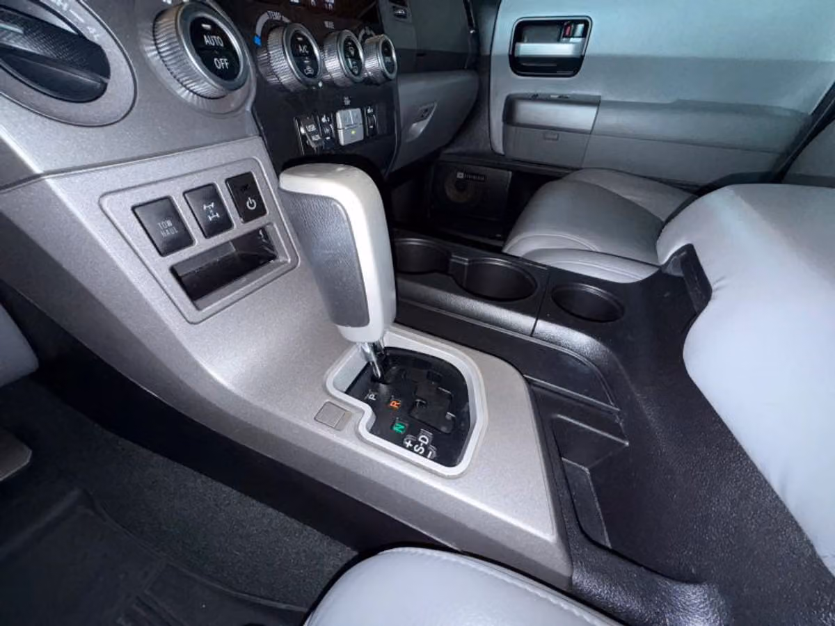 2017 Toyota Sequoia Limited Image 11