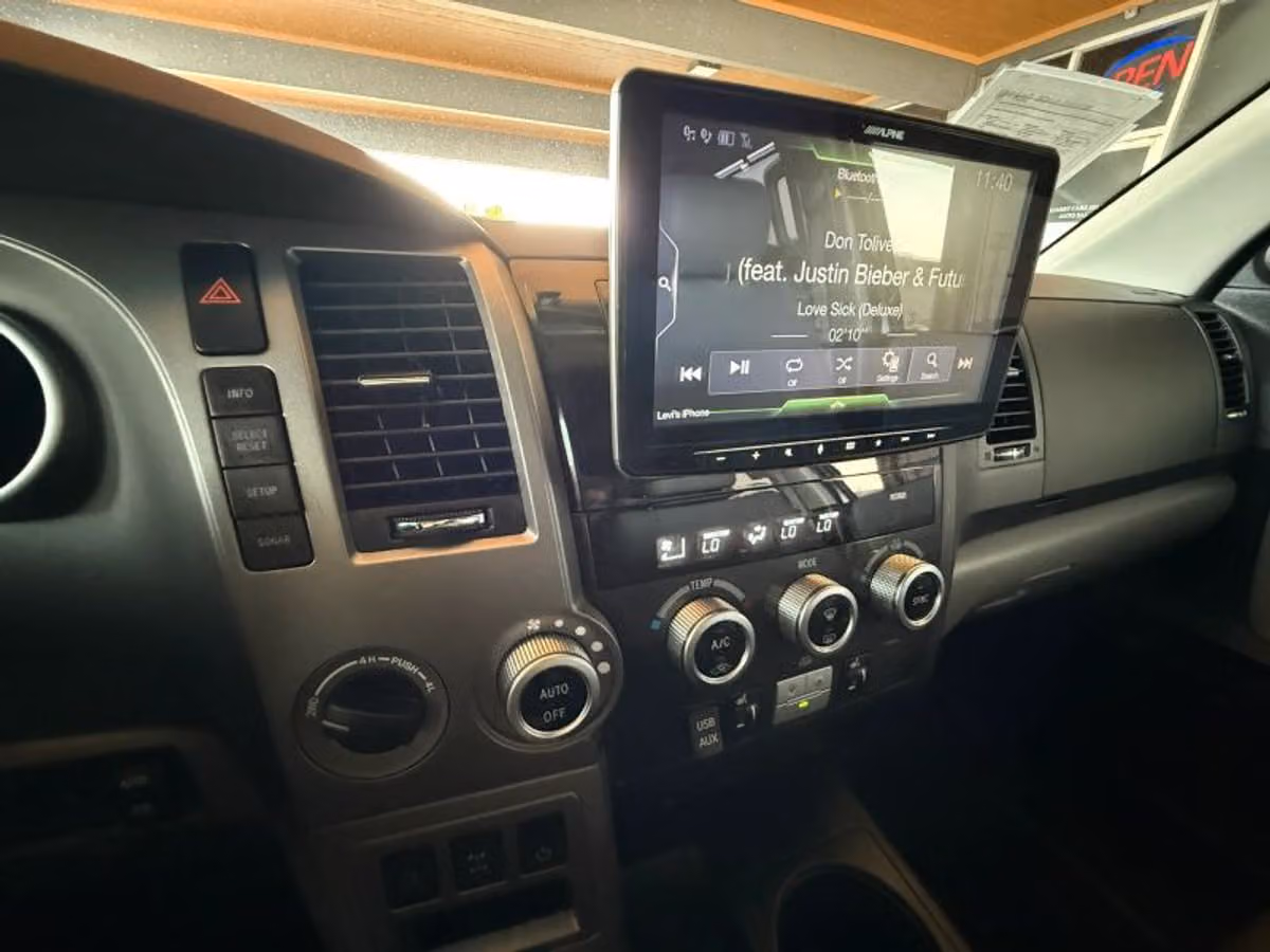 2017 Toyota Sequoia Limited Image 12